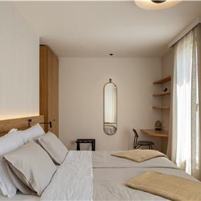 4 Bedroom Luxury Villa with Heated Pool and boat mooring, Ciovo near Trogir – Sleeps 8